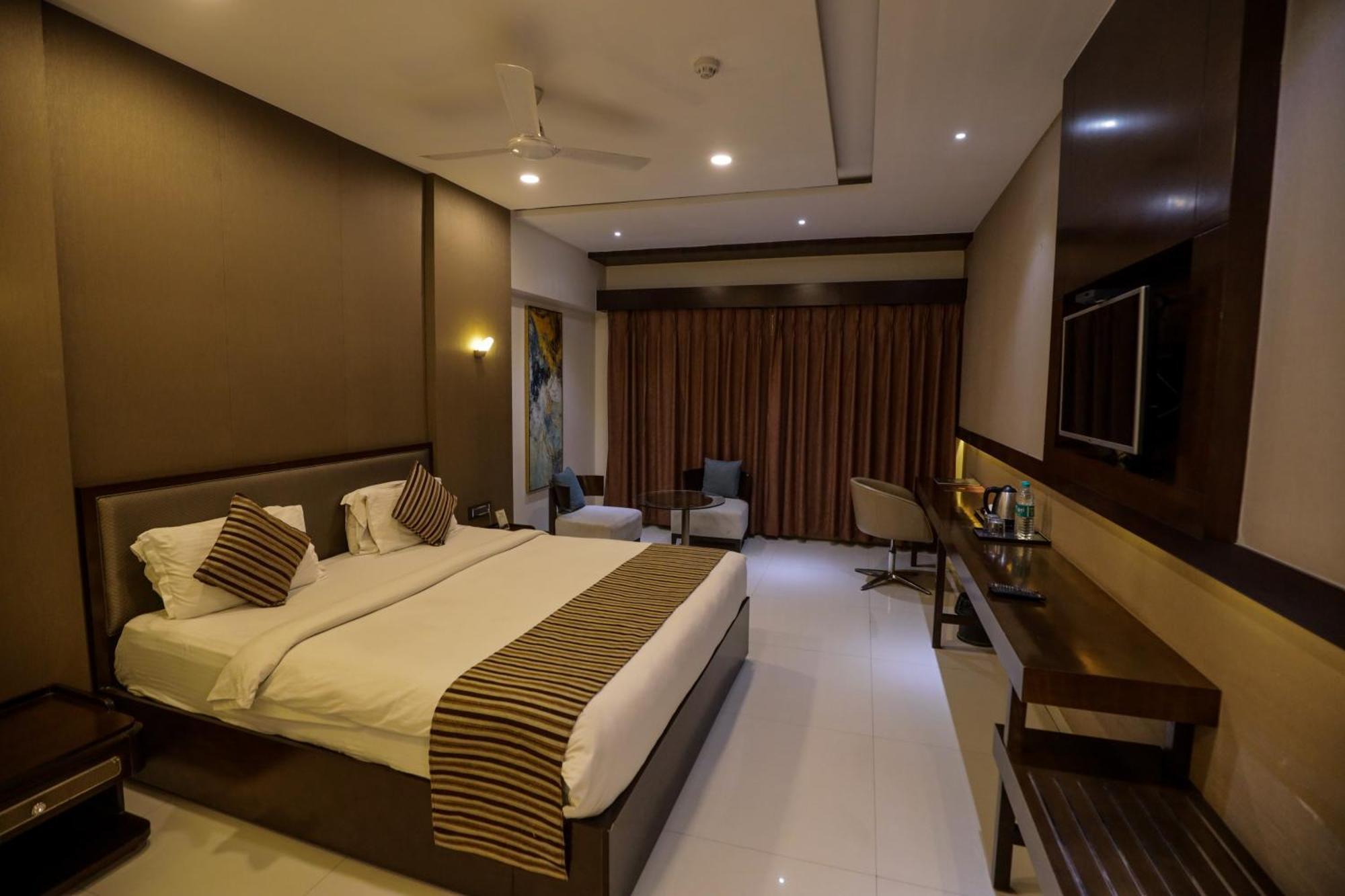 Hotel Atithi, Aurangabad Exterior photo